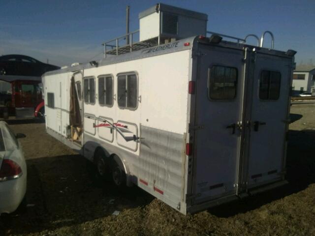 4FGB13028AC115626 - 2010 FEATHERLITE MFG INC HORSETRL WHITE photo 3