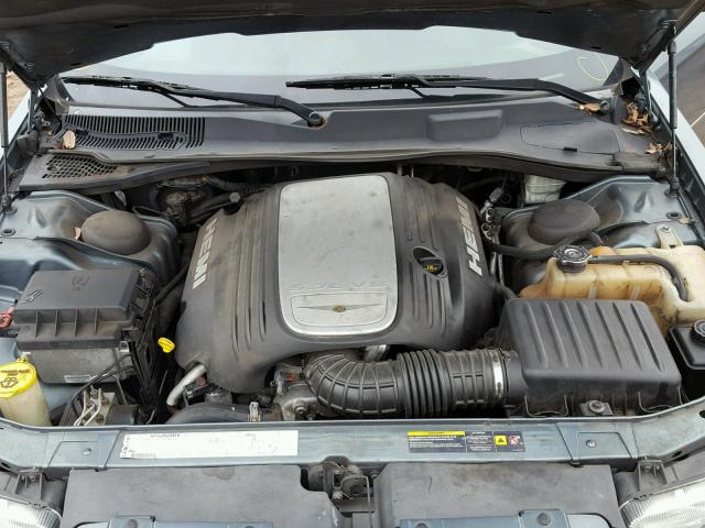 2C3AA63H75H636380 - 2005 CHRYSLER 300C GREEN photo 7