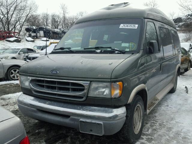 1FDPE24L42HA90883 - 2002 FORD ECONOLINE GREEN photo 2