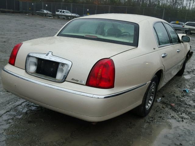 1LNHM83W8YY933367 - 2000 LINCOLN TOWN CAR C CREAM photo 4