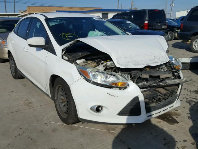 1FAHP3F25CL211373 - 2012 FORD FOCUS SE WHITE photo 1