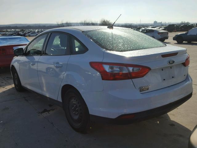 1FAHP3F25CL211373 - 2012 FORD FOCUS SE WHITE photo 3