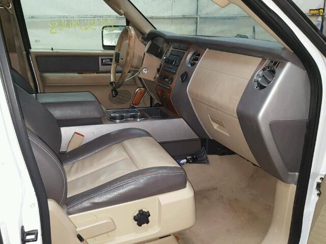 1FMFU17557LA77781 - 2007 FORD EXPEDITION WHITE photo 5