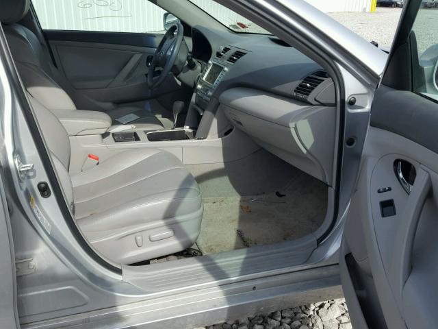 4T1BB46K77U024118 - 2007 TOYOTA CAMRY NEW SILVER photo 5