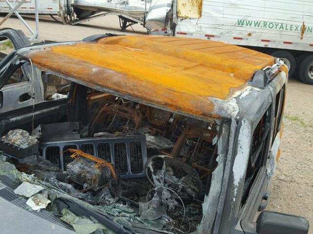 1J8HH48K46C343113 - 2006 JEEP COMMANDER 石墨色 照片 9