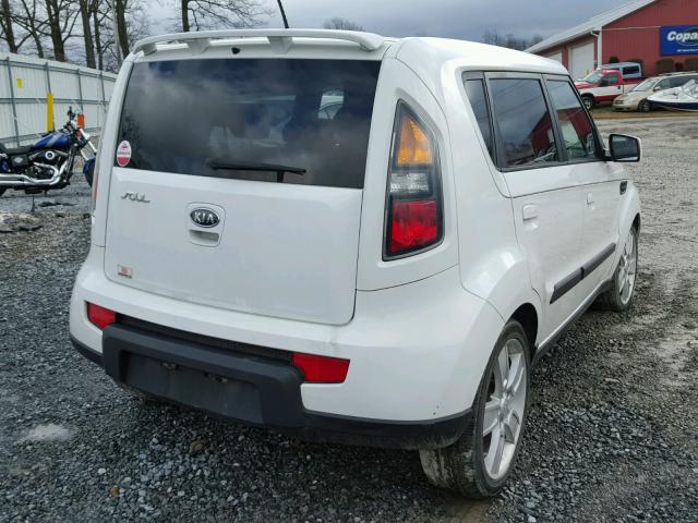 KNDJT2A29A7036737 - 2010 KIA SOUL + WHITE photo 4