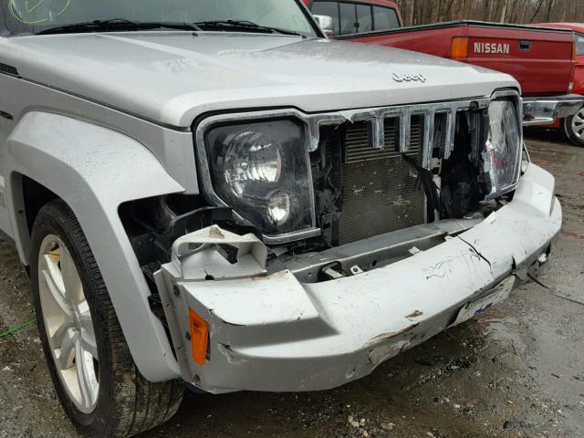 1J4PN2GK6BW591674 - 2011 JEEP LIBERTY SP SILVER photo 9