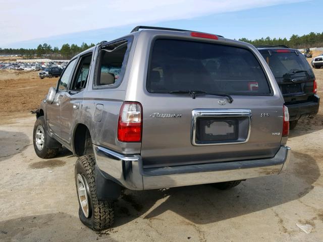 JT3GN86R120224566 - 2002 TOYOTA 4RUNNER SR SILVER photo 3