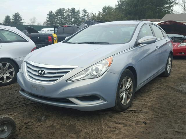 5NPEB4AC9BH015506 - 2011 HYUNDAI SONATA GLS BLUE photo 2