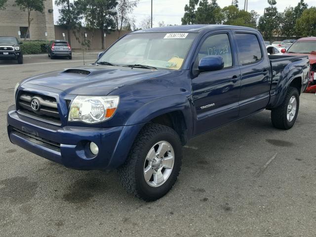 3TMKU72N45M004734 - 2005 TOYOTA TACOMA DOU BLUE photo 2