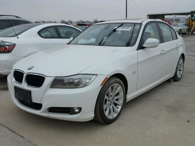 WBAPH5C58BF094069 - 2011 BMW 328 I SULE WHITE photo 2