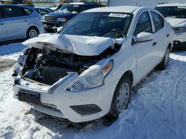 3N1CN7AP9HL826110 - 2017 NISSAN VERSA S WHITE photo 2