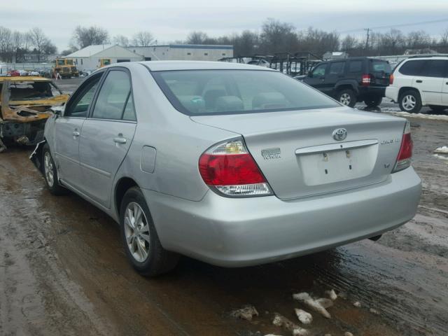 4T1BF32K65U615266 - 2005 TOYOTA CAMRY LE SILVER photo 3