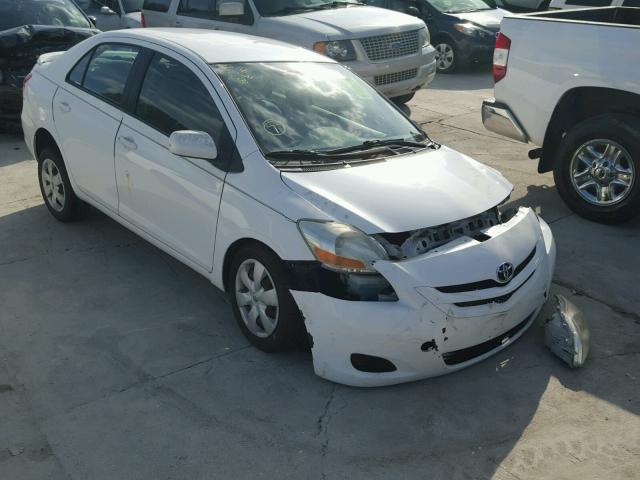 JTDBT923481235759 - 2008 TOYOTA YARIS WHITE photo 1