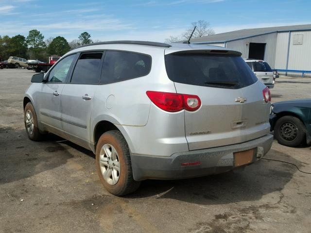 1GNLREED0AS108269 - 2010 CHEVROLET TRAVERSE L SILVER photo 3