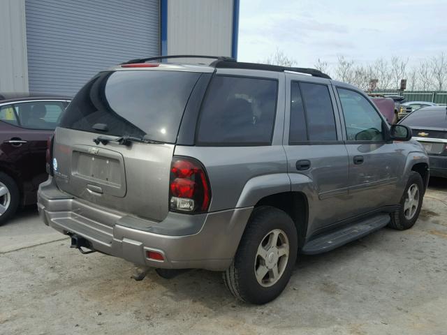 1GNDT13S762215259 - 2006 CHEVROLET TRAILBLAZE BEIGE photo 4