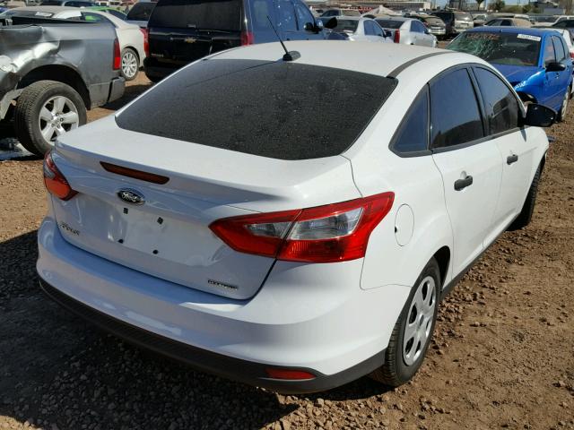 1FADP3E22EL306010 - 2014 FORD FOCUS S WHITE photo 4