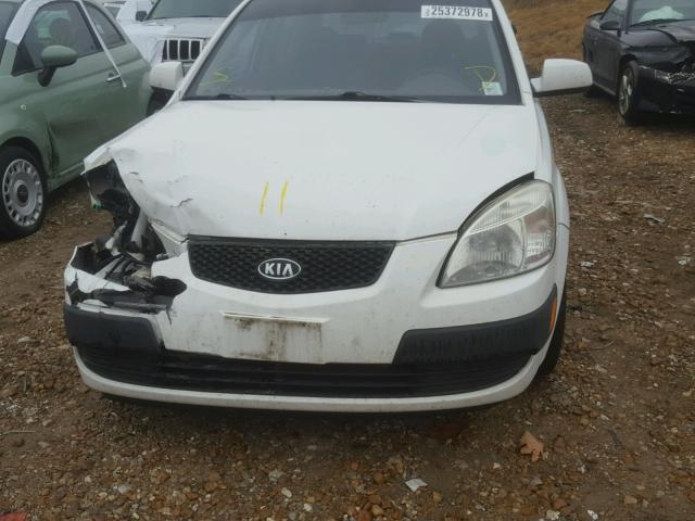 KNADE223596471445 - 2009 KIA RIO BASE WHITE photo 7