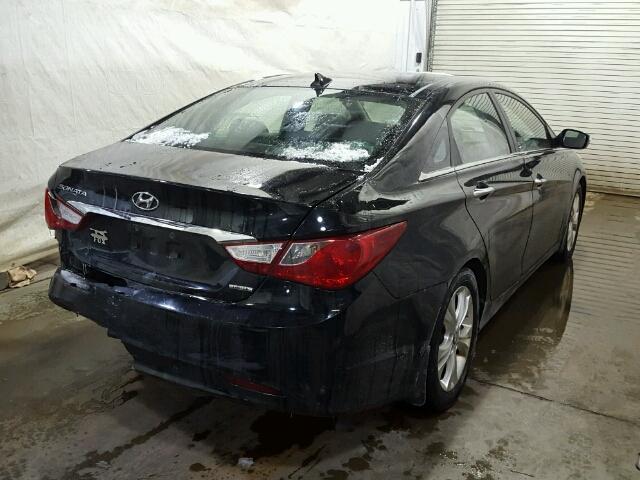 5NPEC4AC1CH388375 - 2012 HYUNDAI SONATA SE BLACK photo 4