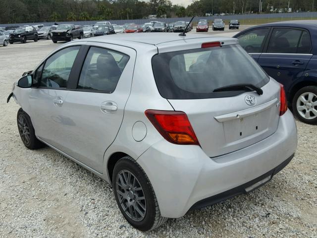 VNKKTUD37FA038413 - 2015 TOYOTA YARIS SILVER photo 3