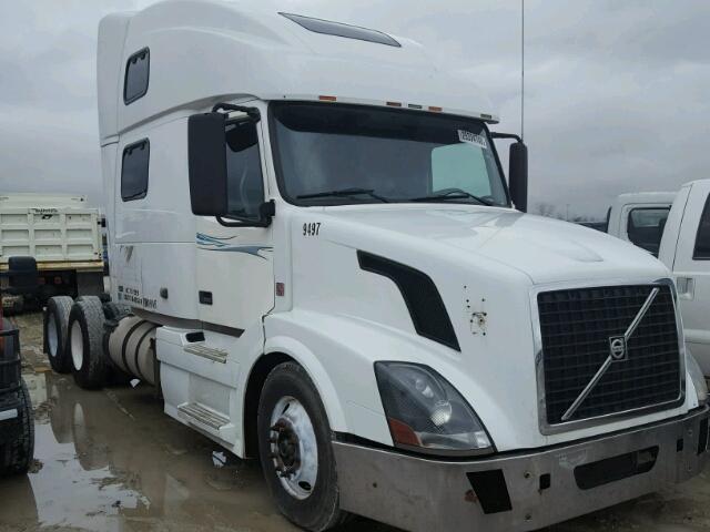 4V4NC9EJ98N499497 - 2008 VOLVO VN VNL WHITE photo 1