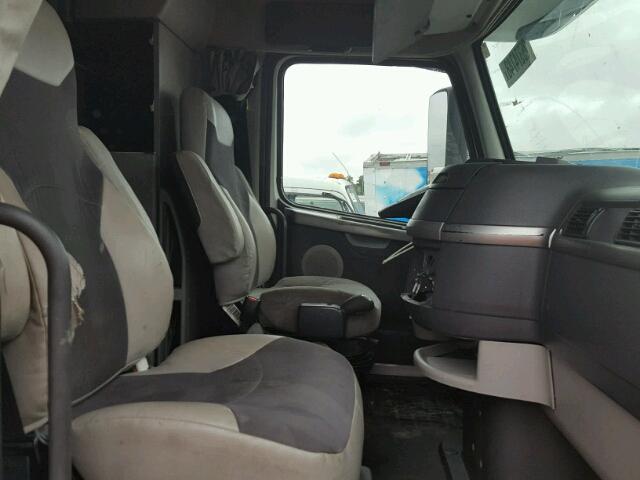 4V4NC9EJ98N499497 - 2008 VOLVO VN VNL WHITE photo 5