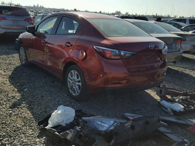 3MYDLBZV5GY102740 - 2016 TOYOTA SCION IA RED photo 3