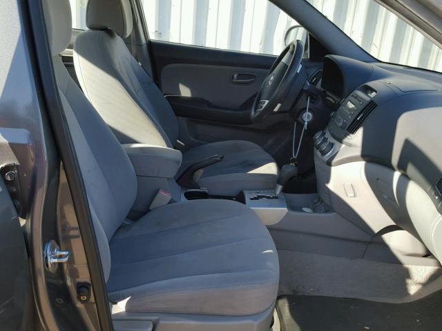 KMHDU46D58U303315 - 2008 HYUNDAI ELANTRA GL GRAY photo 5