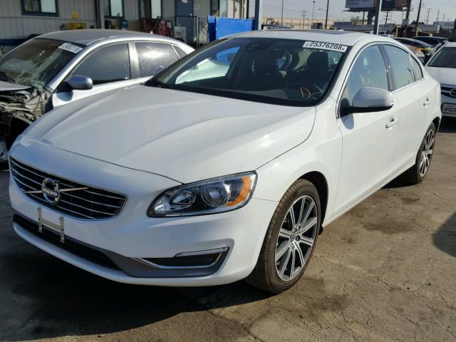 LYV402HK1HB139877 - 2017 VOLVO S60 PREMIE WHITE photo 2