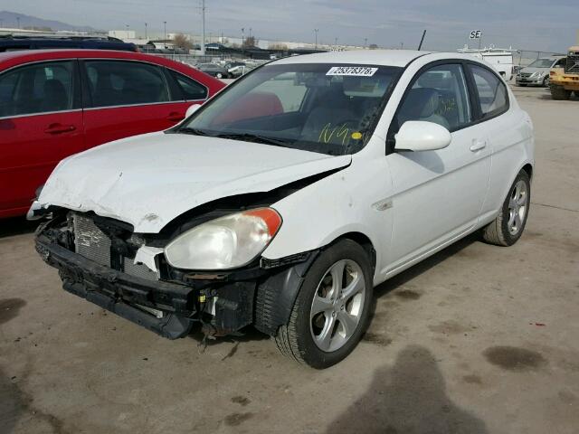 KMHCN36C28U079043 - 2008 HYUNDAI ACCENT SE WHITE photo 2