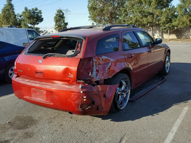 2D4FV48VX5H536317 - 2005 DODGE MAGNUM SXT RED photo 4