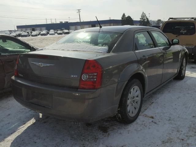 2C3KA43R58H329103 - 2008 CHRYSLER 300 LX GREEN photo 4