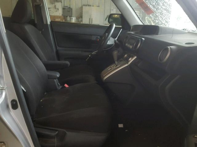 JTLKE50E891064852 - 2009 TOYOTA SCION XB 银色 照片 5