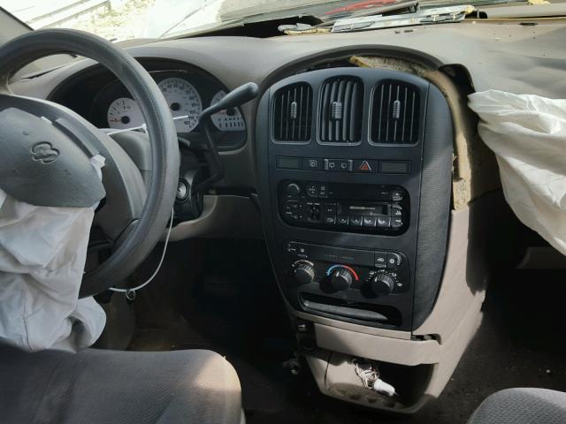 1B4GP25B02B518565 - 2002 DODGE CARAVAN SE GRAY photo 9