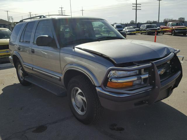 1GNDT13W2Y2336559 - 2000 CHEVROLET BLAZER SILVER photo 1