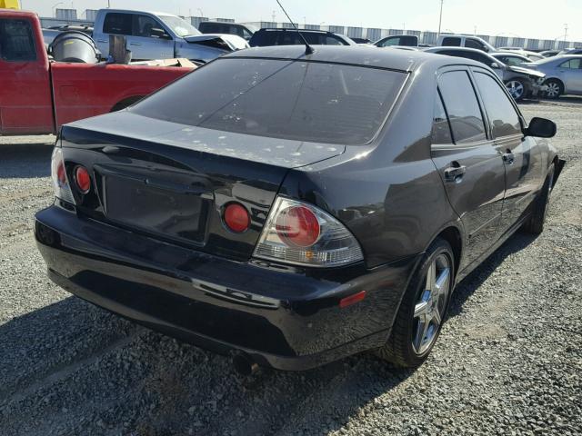 JTHBD182610010413 - 2001 LEXUS IS 300 BLACK photo 4