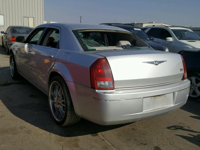 2C3JA53G65H173990 - 2005 CHRYSLER 300 TOURIN SILVER photo 3