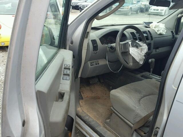 1N6AD07U16C462069 - 2006 NISSAN FRONTIER C GRAY photo 9