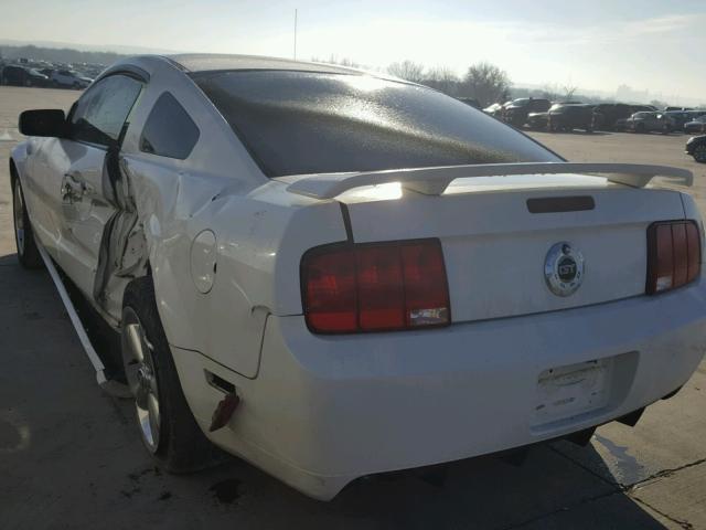 1ZVFT82H375295012 - 2007 FORD MUSTANG GT WHITE photo 3