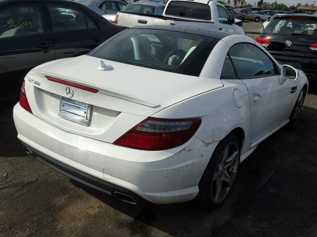 WDDPK3JA2GF117285 - 2016 MERCEDES-BENZ SLK 300 WHITE photo 4