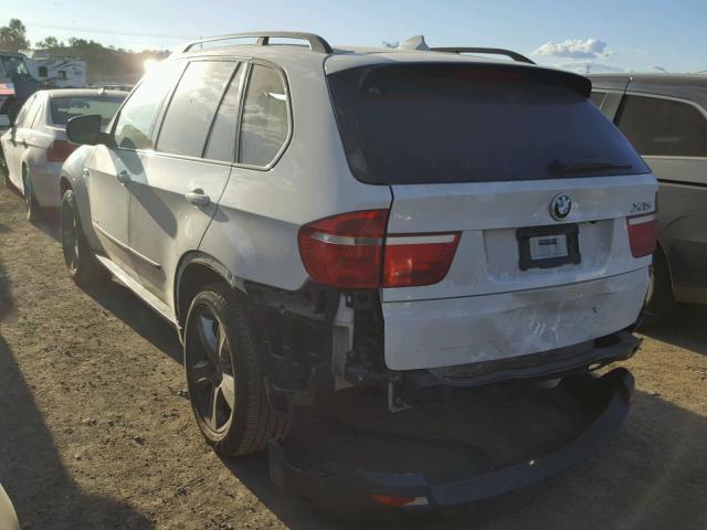 5UXFF03509LJ98640 - 2009 BMW X5 XDRIVE3 WHITE photo 3