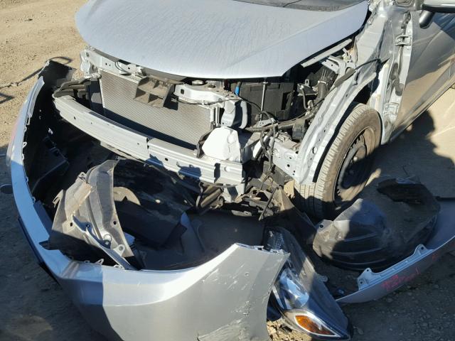 JHMGK5H50GX001381 - 2016 HONDA FIT LX Argent photo 9