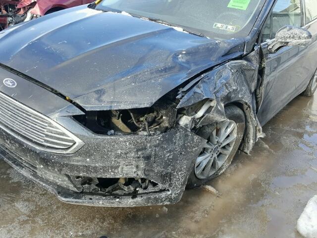 3FA6P0H72HR107401 - 2017 FORD FUSION SE BLACK photo 9