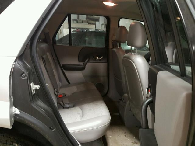 5GZCZ53475S830581 - 2005 SATURN VUE SILVER photo 6