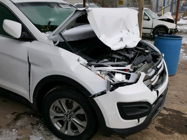 5XYZTDLBXFG295212 - 2015 HYUNDAI SANTA FE S WHITE photo 9