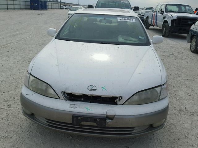 JT8BF28G4W5036899 - 1998 LEXUS ES 300 WHITE photo 9