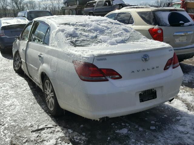 4T1BK36BX8U323498 - 2008 TOYOTA AVALON XL WHITE photo 3