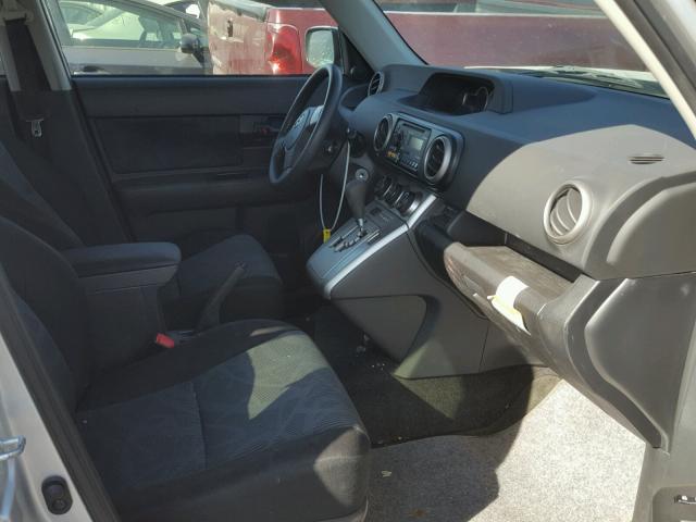 JTLZE4FE7CJ006660 - 2012 TOYOTA SCION XB SILVER photo 5