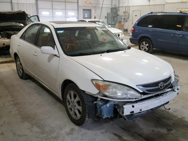 JTDBE30K240277557 - 2004 TOYOTA CAMRY LE WHITE photo 1