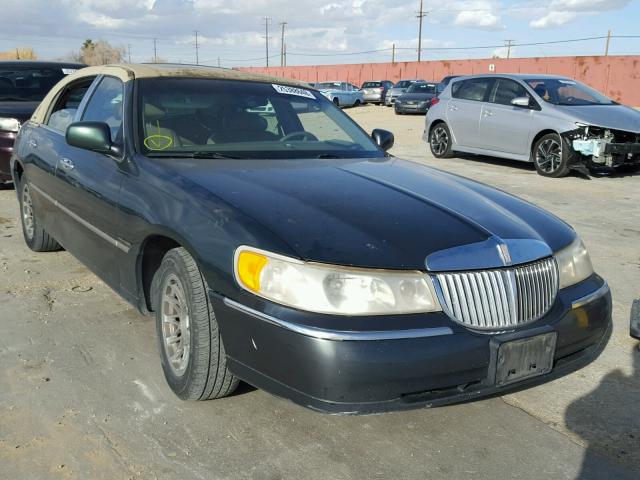 1LNHM82WXYY816097 - 2000 LINCOLN TOWN CAR S GREEN photo 1